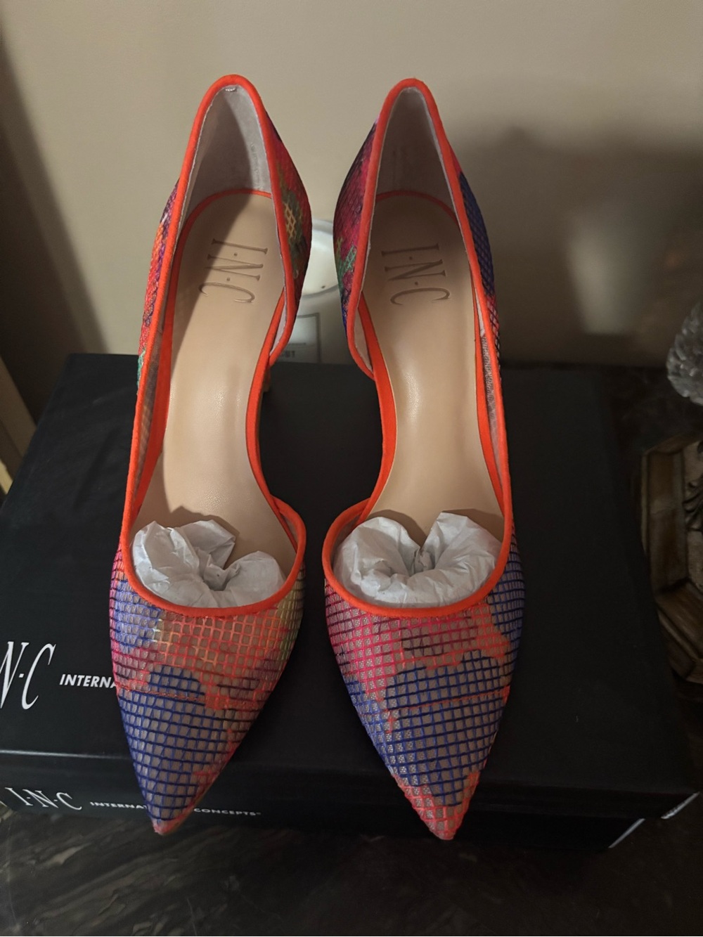 NWT - INC International Concepts Orange Multi Pointed-Toe Pumps - size 6.5 - Picture 2 of 6